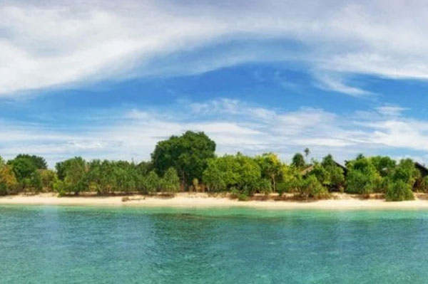 Hidden Gems Malaysia: 4 Pulau Tersembunyi yang Wajib Anda Jelajahi pulau pom pom sabah landscape
