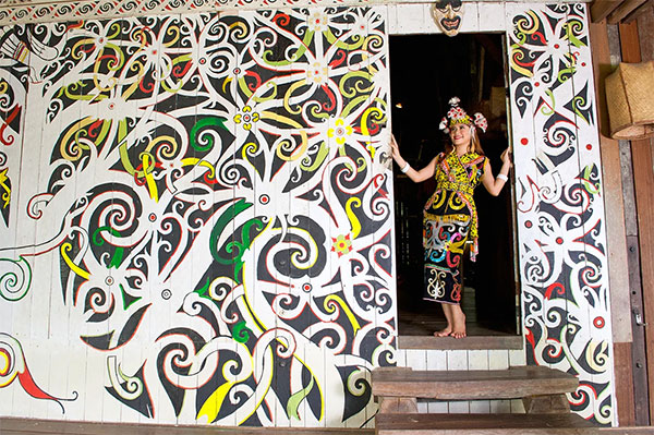 Desa Budaya Sarawak: Menjelajahi Warisan Budaya Borneo desa budaya serawak
