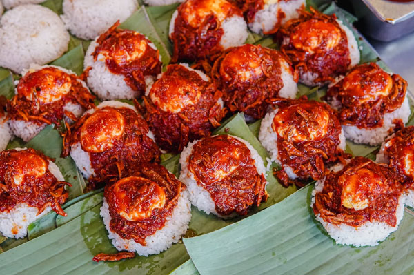 Jelajah Rasa di Penang: Destinasi Kuliner Ikonik yang Tak Pernah Kehilangan Pesona ali nasi lemak daun pisang 3lanscape