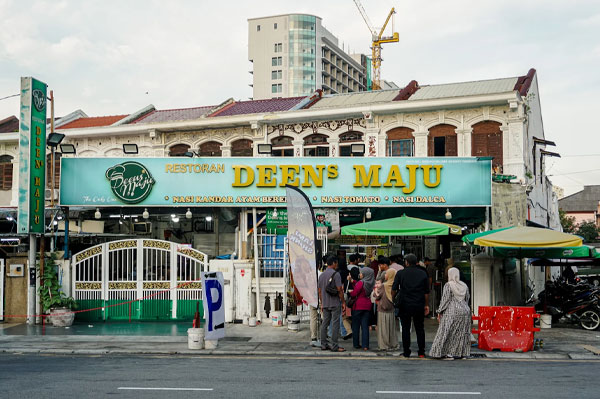 Jelajah Rasa di Penang: Destinasi Kuliner Ikonik yang Tak Pernah Kehilangan Pesona deens maju nasi kandar 3landscape