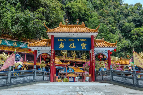 5 Kuil Gua Menakjubkan di Ipoh: Perpaduan Alam, Sejarah, dan Budaya yang Wajib Dikunjungi ling sen tong temple 1landscape