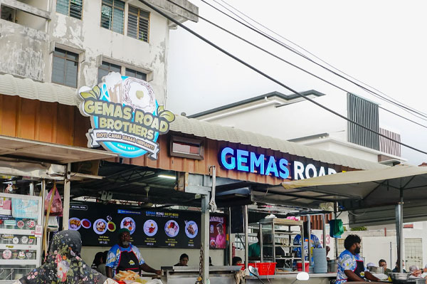 Jelajah Rasa di Penang: Destinasi Kuliner Ikonik yang Tak Pernah Kehilangan Pesona roti canai gemas road 1landscape
