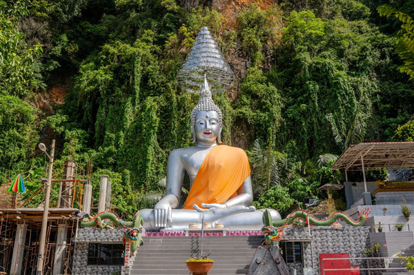 5 Kuil Gua Menakjubkan di Ipoh: Perpaduan Alam, Sejarah, dan Budaya yang Wajib Dikunjungi wat puthanimittam 1landscape